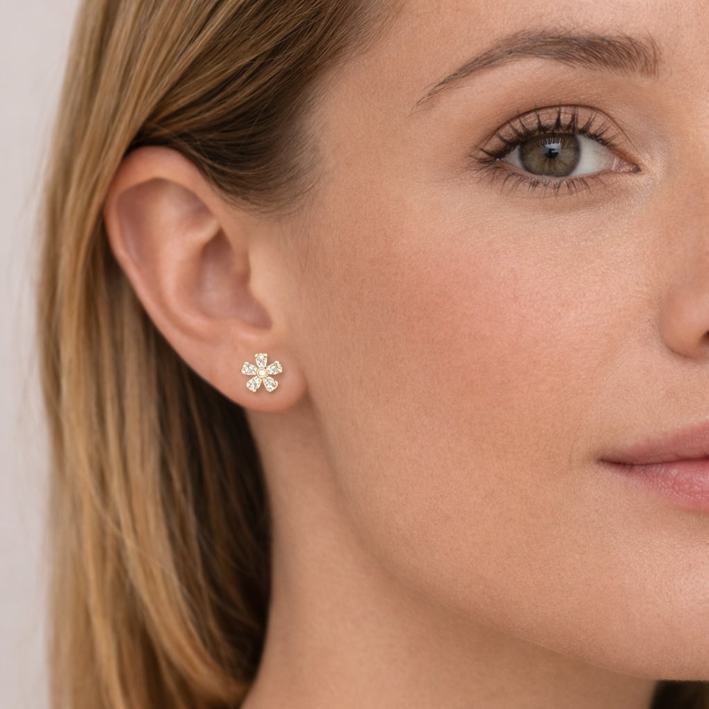 Boucles d’oreilles fleur oxydes blancs diamètre 7 mm - Plaqué Or